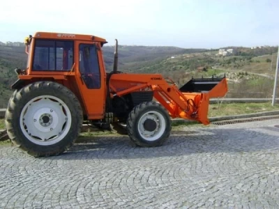 Traktör Ön Yükleyici / Canlı Tarım İş Makinaları