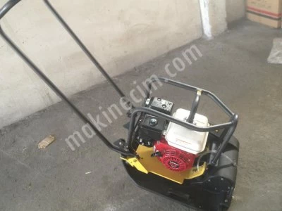 Tek Yönlü Benzinli Kompaktör Makinası