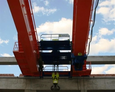 OVERHEAD TRAVELLING CRANE