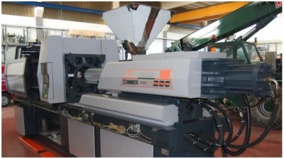 COMPLETE INJECTION MOULDING MARKA SANDRETTO SERIE 8 SEF 100 TON200