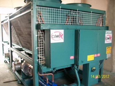 Second Hand 565.000 kcal/h=660.00 KW American York Brand Chiller For Sale
