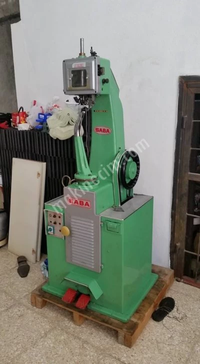 !!!2nd hand Fora Sewing Machine with Shuttle (with bobbin)--very clean-saba Brand has been soldrrrrrrrrr