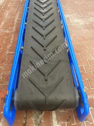 8 Meter Monophase Sergeant-Wishbone Flat Type Chassis Mobile Leg