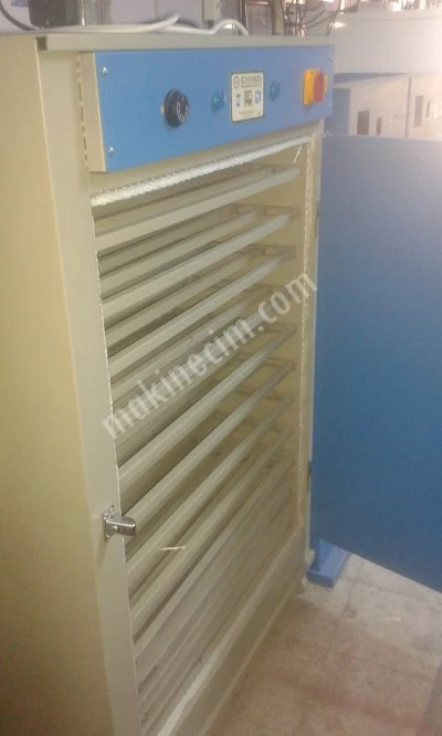 Oven With Dry and Dry Cabinet
