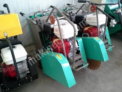 Asphalt Cutting Machine