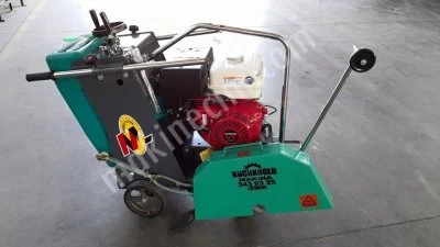 Asphalt Cutting Machine