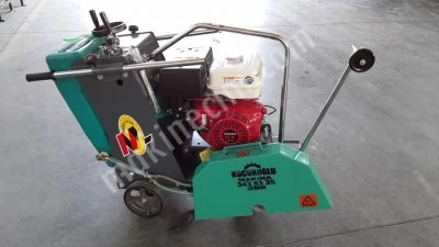 Asphalt Cutting Machine
