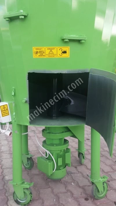 electrical feed mixing machine
