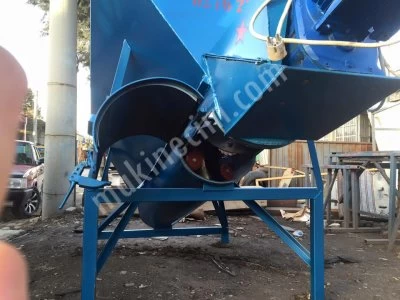 Ev Elektriği Ile Çalışan 2 M3 Yem Karma Makinası