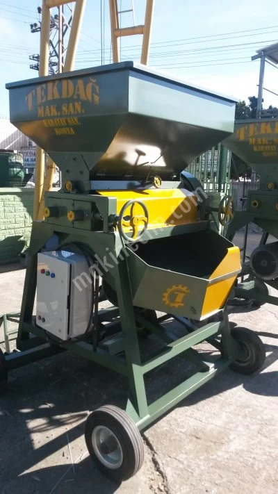 Feed Crushing Machine