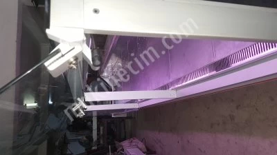 Amörtisörlü Camlı Et Tavuk Kasap Reyonu