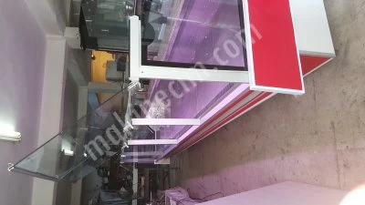 Amörtisörlü Camlı Et Tavuk Kasap Reyonu