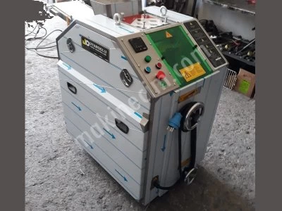 Dough cutting machine