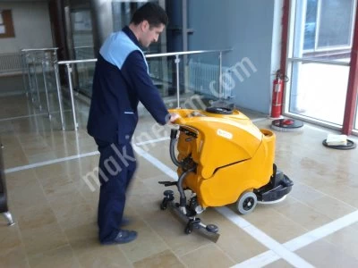 Floor Scrubbers / Scrubber Dryers