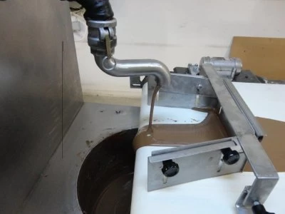 Chocolate Tempering Machine With Vibration Filling Tray
