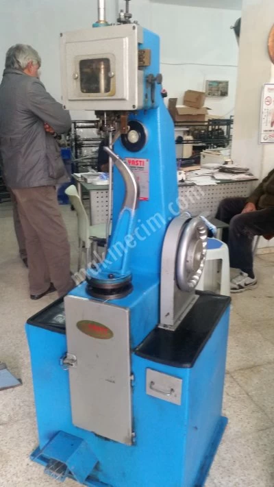 Satıldıııı....Yastı Marka Mekikli-Masuralı Fora Taban ve Kenar Dikiş Makinesi