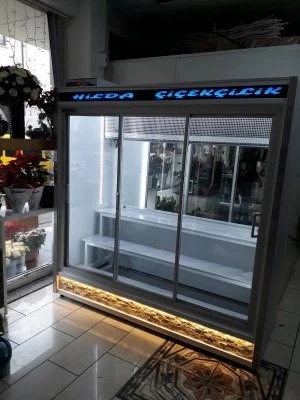 Çiçek Dolabı