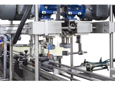 Full Automatıc Cappıng Machıne