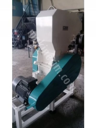 40 Piece Chipboard Crushing Machine