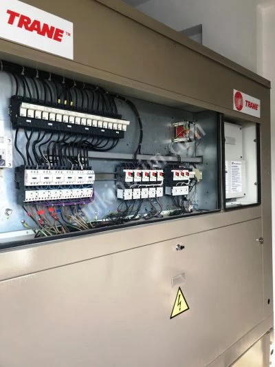 Satılık 2.El 325 Kw= 280.000 Kcal/H Trane Marka Çok Az Kullanılmış Orjinal Chiller