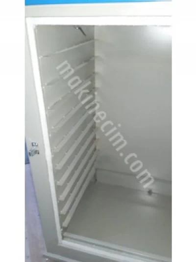 Oven With Tray