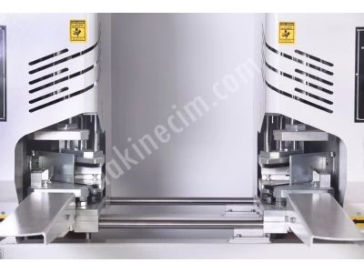 2024 Double Corner Welding Machine Plastmak