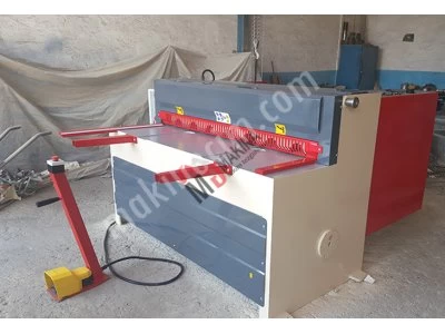 Rediktörlü Giyotin Makas ( Sıfır ) - 1550 X 3Mm