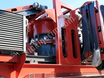 190-250 Mobile Hard Stone Crushing and Screening Plant