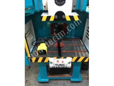 NEW 125 TON AIR CLUTCH ECCENTRIC PRESS WITH FULL WORK SAFETY