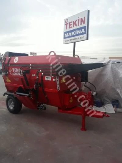 4 M3 Traktörlü Yem Karma Makinası