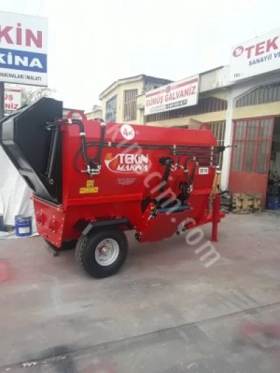 4 M3 Traktörlü Yem Karma Makinası