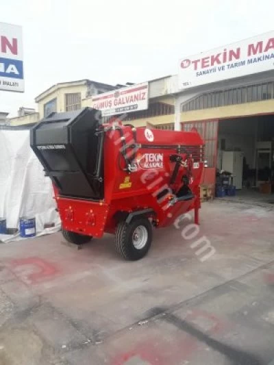 4 M3 Traktörlü Yem Karma Makinası