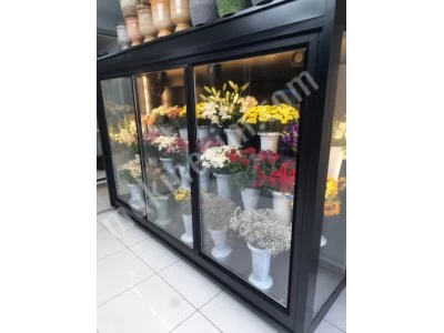 Çiçek Dolabı