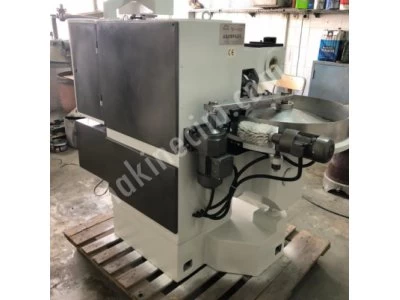 Chinese oak candy wrapping machine has been maintained and renewed