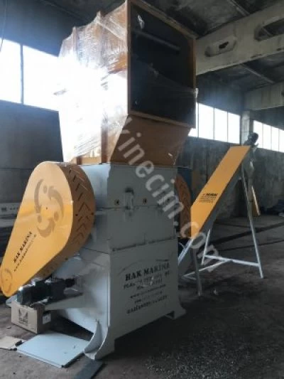 plastic crushing machine