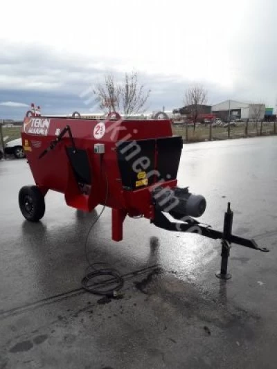 2.5 m3 ELECTRIC FEED MIXER