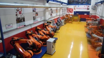 Kuka Kr240-2 Model :2010 Erısım :2700 Mm Tasıma Kap:240 Kg