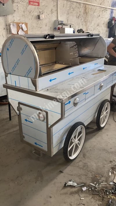 KOKOREÇ AND MEATBALL TROLLEY