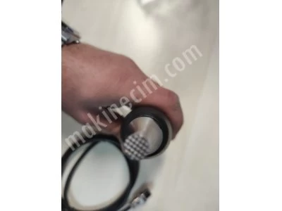 ULTRASONIC WELDING HEAD FOR MASK RUBBER GLUER