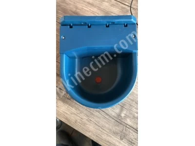 Plastik Şamandıralı Hayvan Suluğu