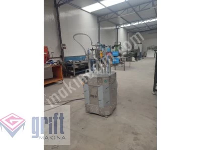 Semi-automatic Liquid Filling
