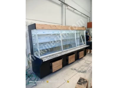 Meat / Chicken And Deli Cabinets