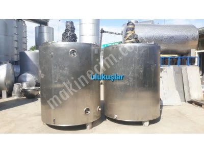 STAINLESS 2650 LITER MIXER MIXER HEATED AND REFRIGERATED CHOCOLATE TANK