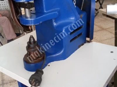 Number 1 1.7 Mm Metal Eyelet Automatic Fastening Machine Textile Or Bag-Pvc Ye 4500 Tl + Vat