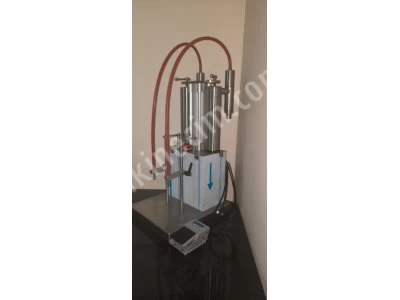 Semi-Automatic Liquid Filling Machine