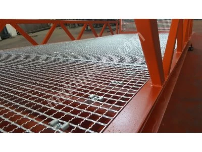Portable Ramp with Jack Lifting System