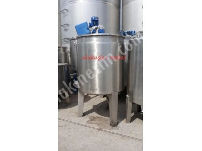 FERTILIZER MIXER IS MANUFACTURED IN THE REQUESTED TONS.