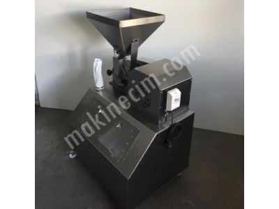 Powder Mill With 200 Kg Capacity