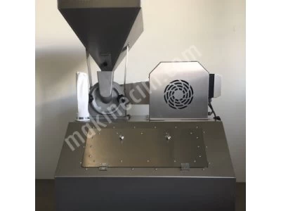 Powder Mill With 200 Kg Capacity