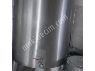 Chocolate stock tank 2 ton, chrome-walled, mixed